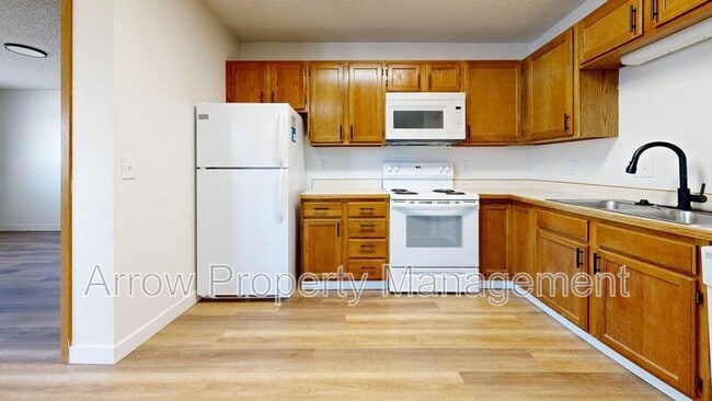 2141 Xavier St