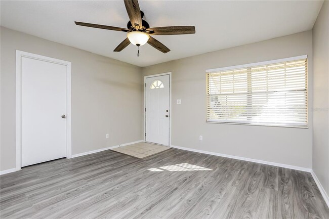 Photo - 506 Ewing Ln