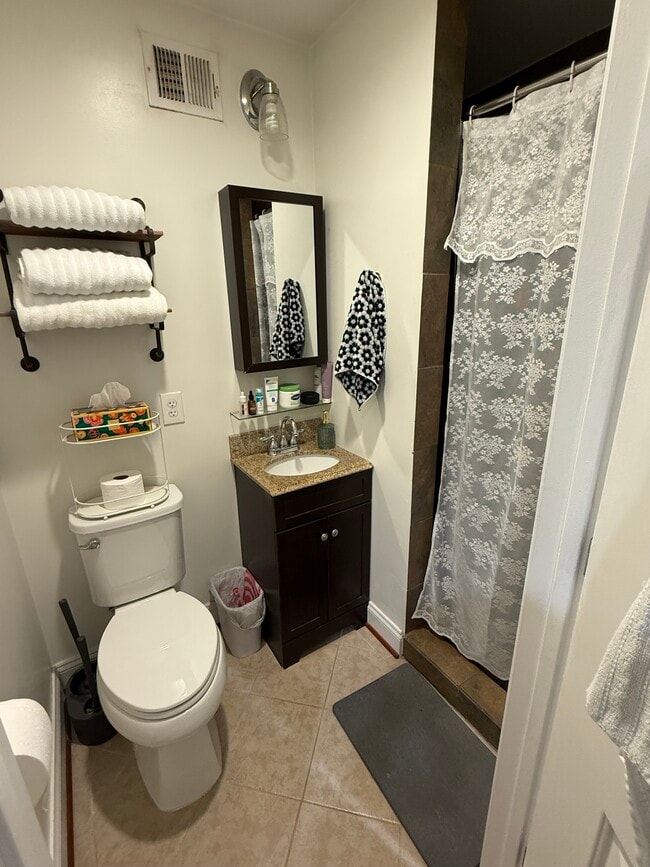 Photo - 1454 Reynolds St