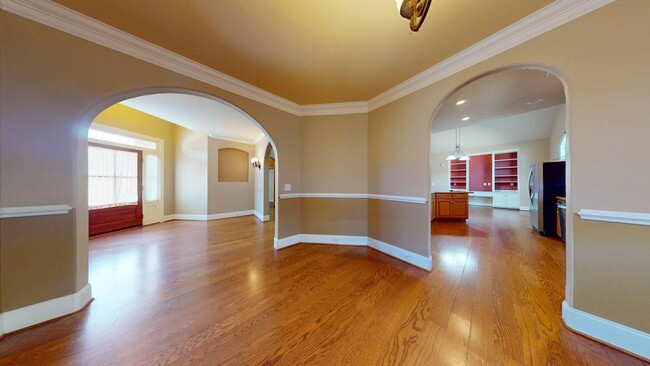 Photo - 461 Belmonte Dr