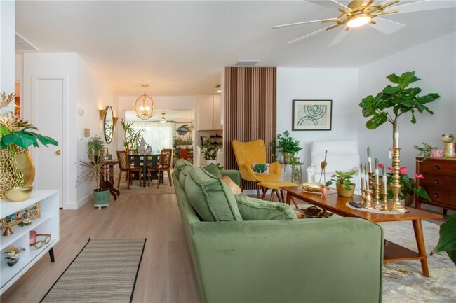 Photo - 3906 Chinaberry Rd