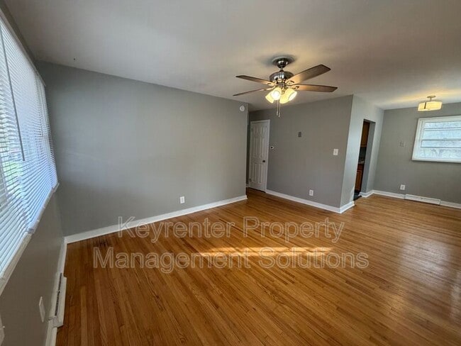 Photo - 221 River Rd