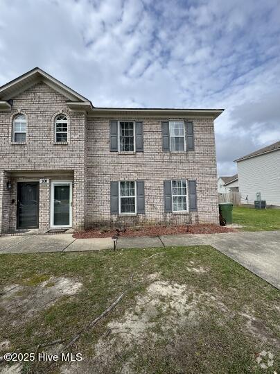 Building Photo - 301 S Square Dr Rental