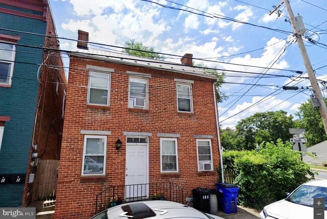 Building Photo - 480 W South St Unit 1