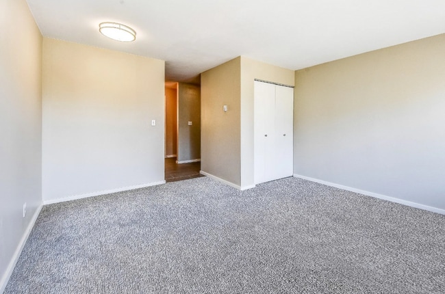 Mercer Crest Apartments