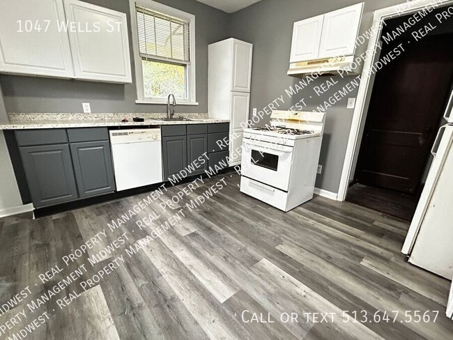 Photo - 1047 Wells St