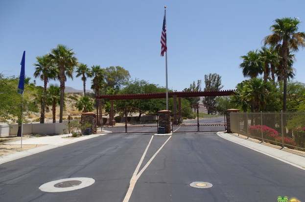 Photo - 64337 Pyrenees Ave