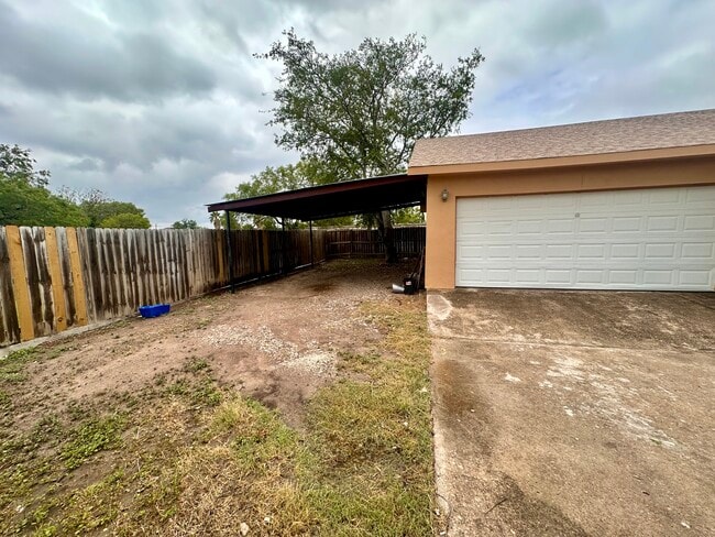 Photo - 3828 Clavel St