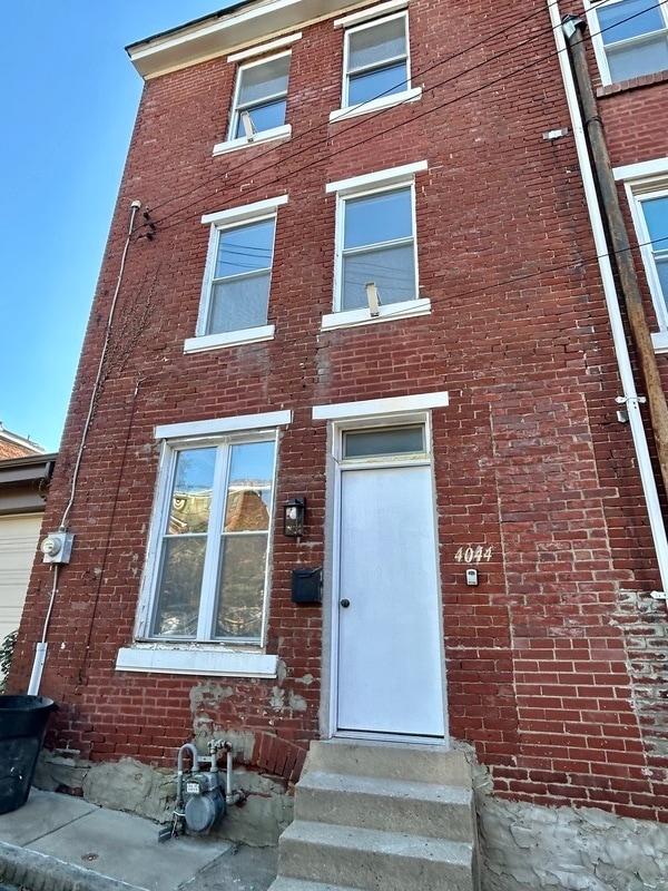 Building Photo - 4044 Geneva St Unit 2