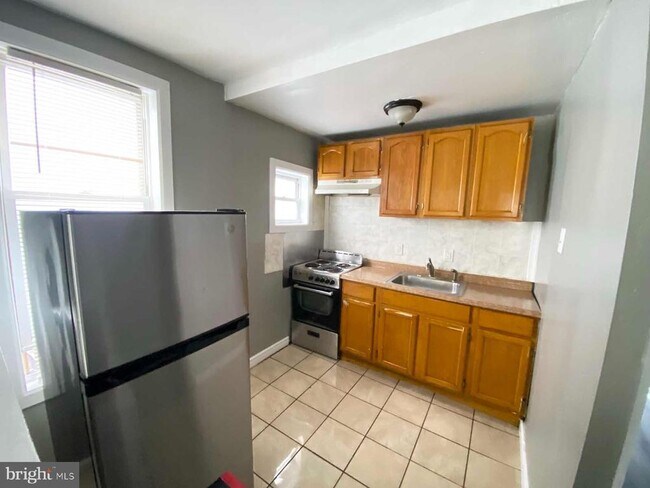 Photo - 635 W York St