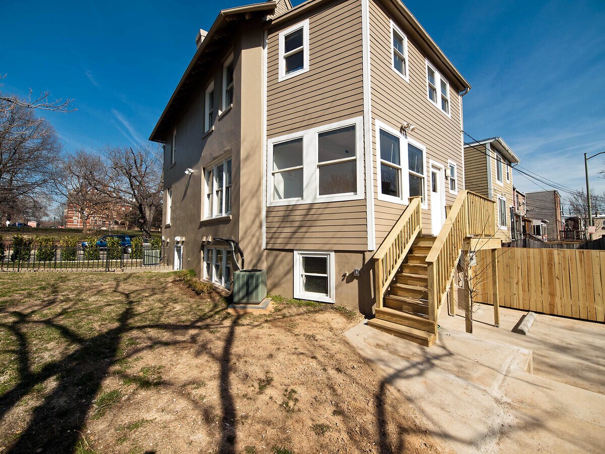 Photo - 701 Florida Ave NE