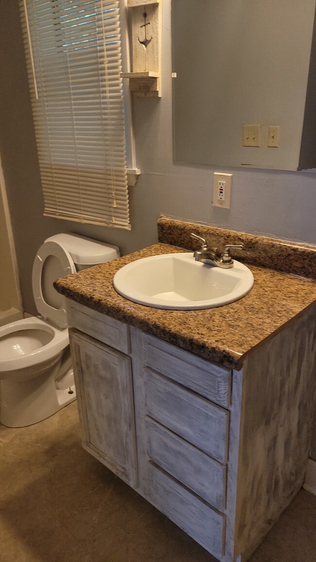 Photo - 2541 Crestdale Cir SE Unit Studio