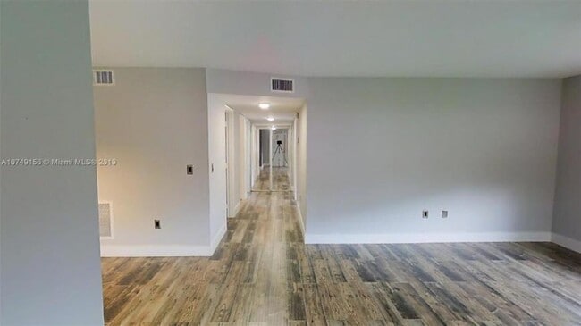 Photo - 3 bedroom in Hollywood FL 33021