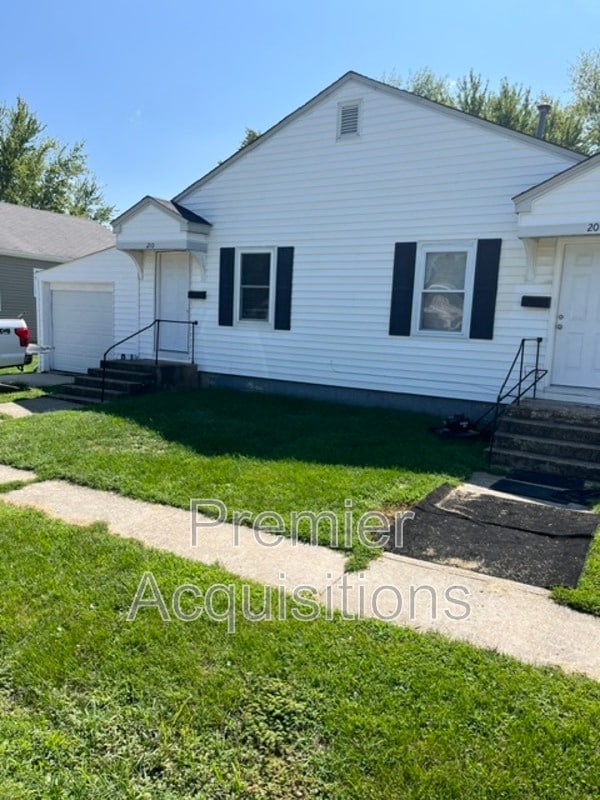 Building Photo - 210 E Bland St
