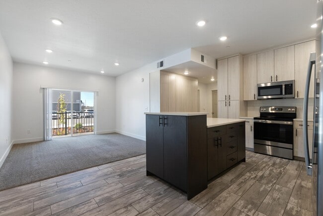 1 Bedroom Kitchen (2)