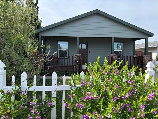 Building Photo - 2019 Andreo Ave Unit 2019