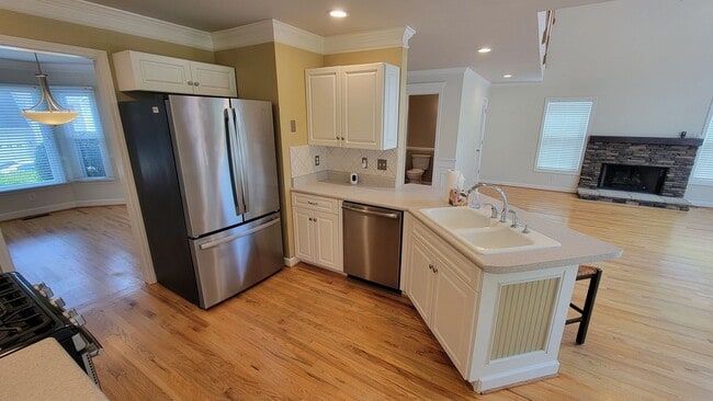 4 Bed, 2.5 Bath Home Available in Taylors
