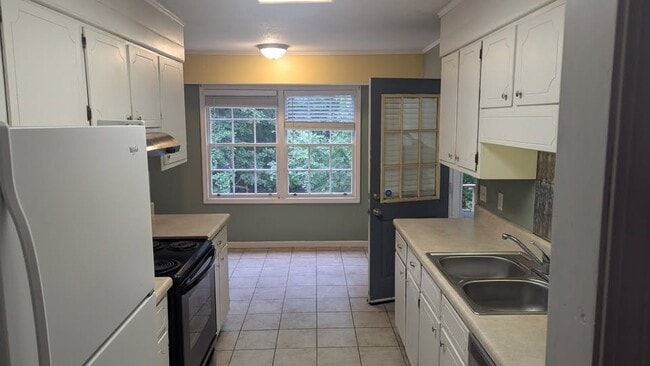 Photo - 256 Cavalier Rd