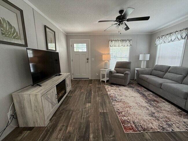 6602 Lakewood Dr