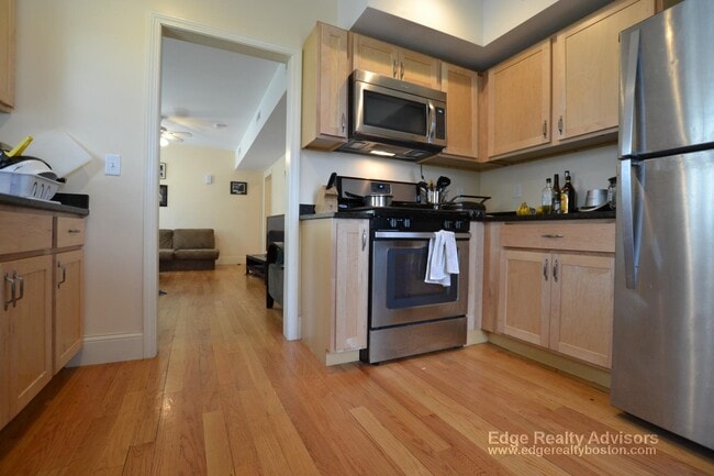 Photo - 74 Brooks St Unit 2
