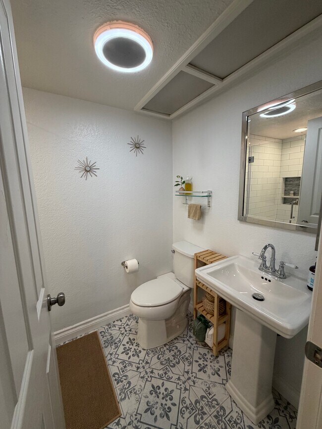 5070 Via Manos Unidad B, Oceanside 92057, CA