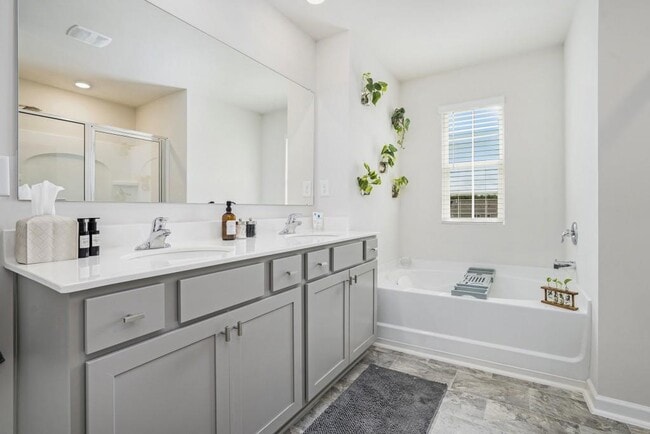 Photo - 7814 Messina Ct