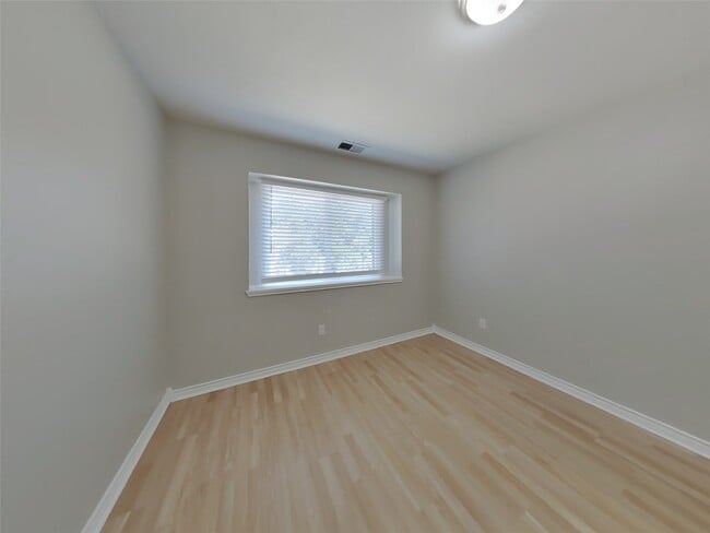 Building Photo - 13603 Lynnville Dr Rental