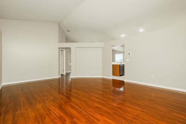 Photo - 905 15th St NE