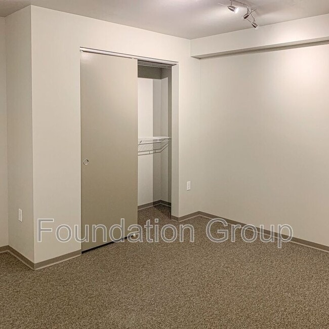 Photo - 2400 E Boston St