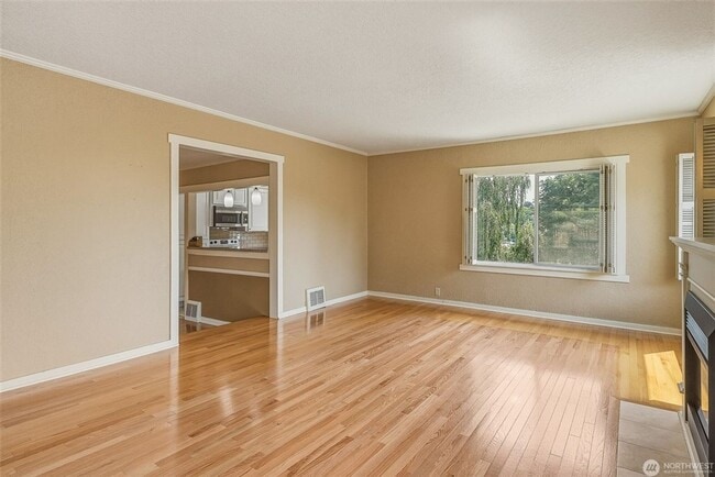 Photo - 3242 36th Ave W