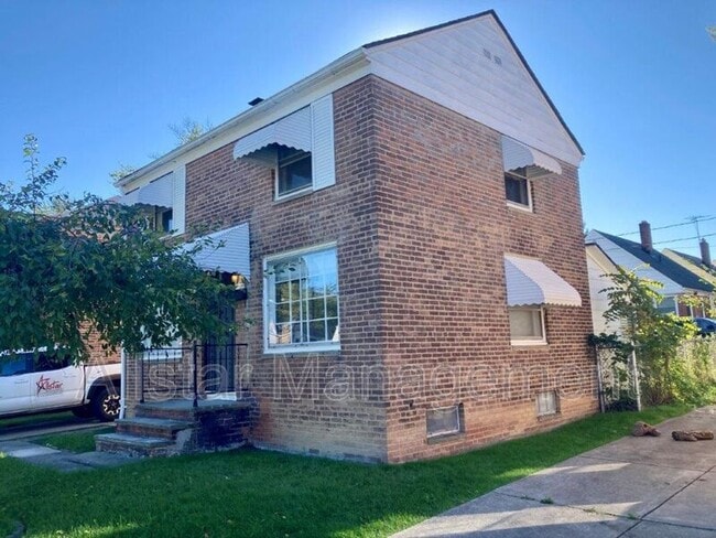 Photo - 5574 Beechwood Ave
