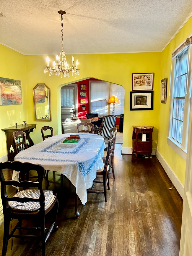 Dining Room - 211 W Mallory St