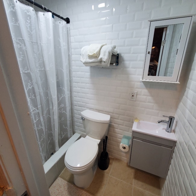 Photo - 3180 Fish Ave