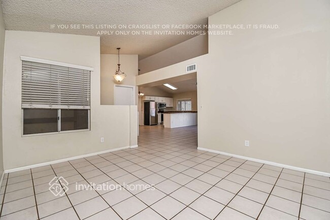 Photo - 128 W Indigo St