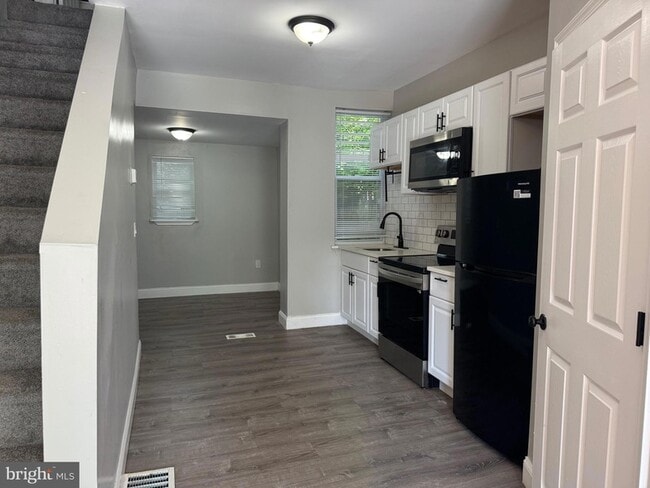 Photo - 3205 Latona St