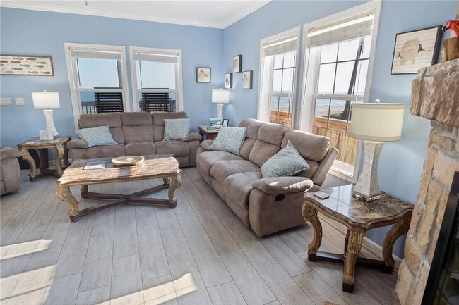 Photo - 975 Dolly St Unit ID1364178P