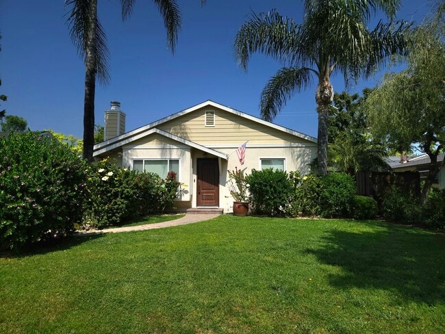 Building Photo - COMING SOON- Charming Single Family Home with Pool in Burbank