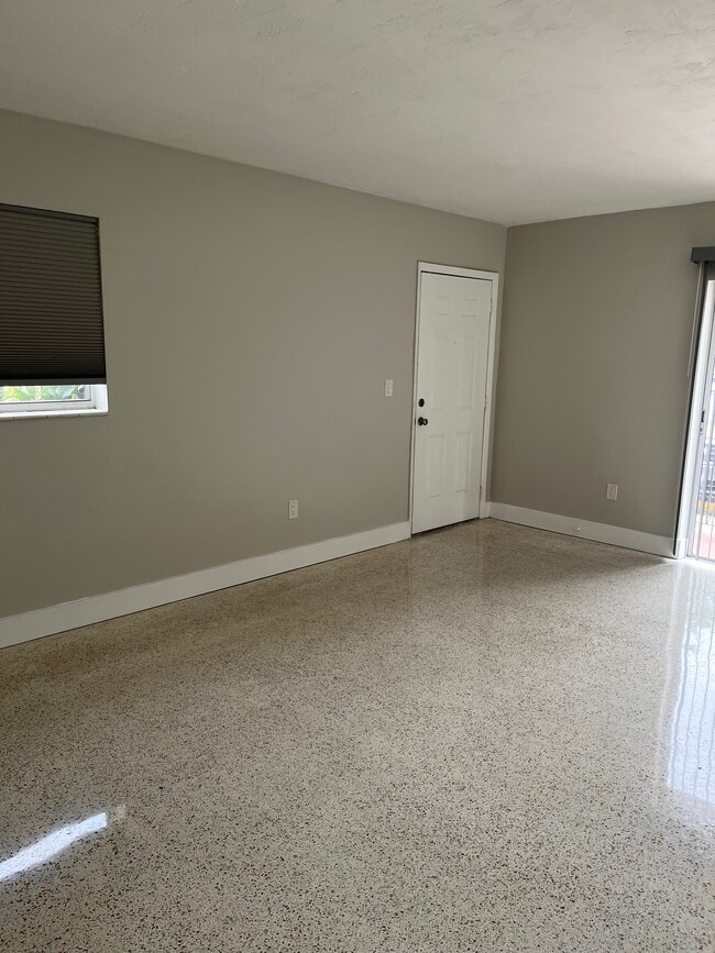 Building Photo - 454 Grand Canal Dr Unit 454A