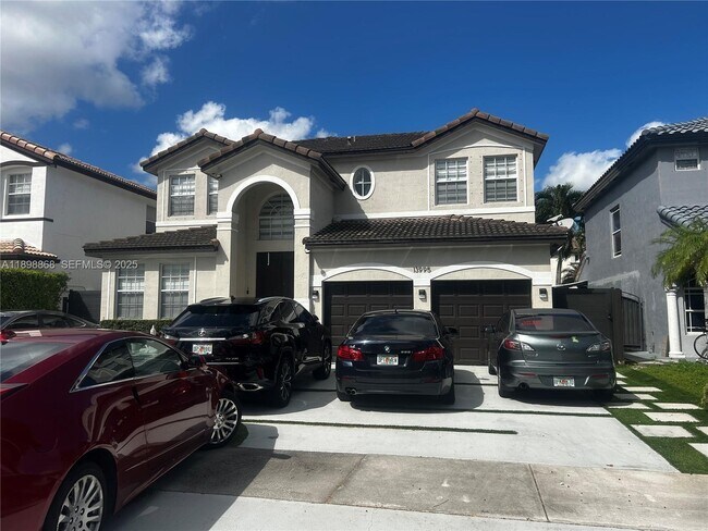 Building Photo - 13995 SW 154th St Unit 2