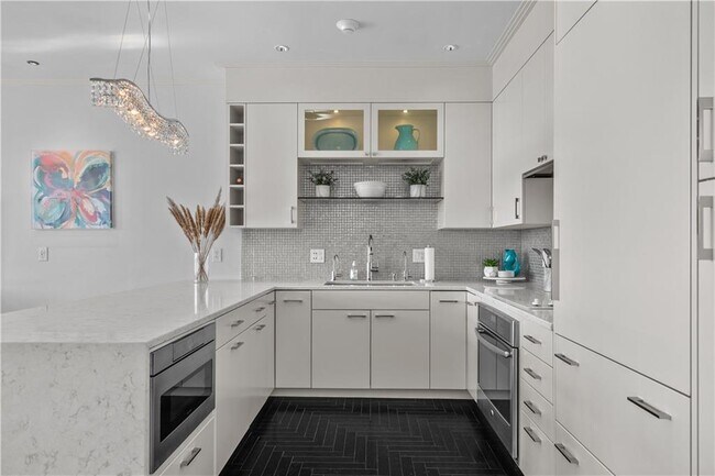 Photo - 1 Commercial Wharf Apartment Unit 63B