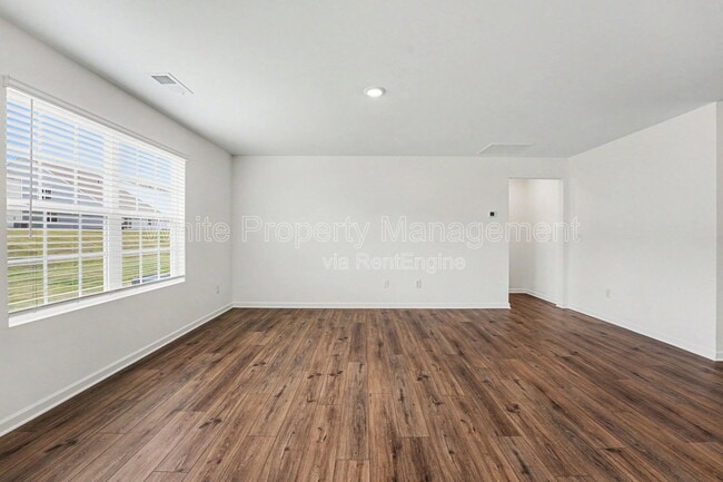 Photo - 368 W 18th St