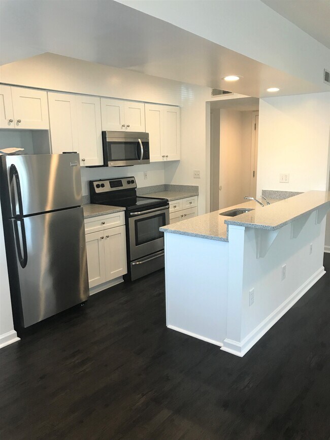 Photo - RUTLEDGE HALL