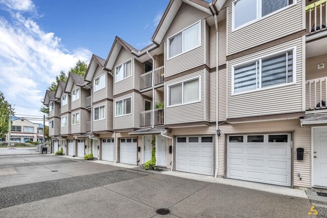 Photo - Family-Friendly Townhouse in the Heart of ... Unit 112