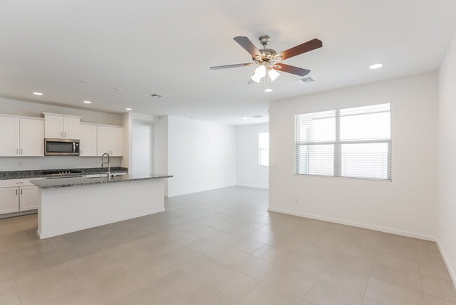 Photo - 10922 S 56th Ln