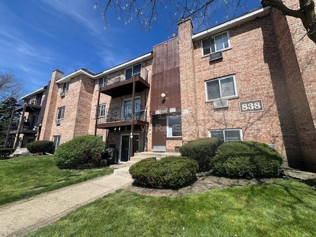 Building Photo - 838 College Blvd Unit 201