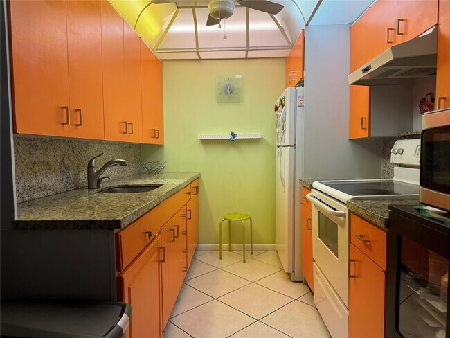 Photo - 3058 Cambridge C Unit 3058