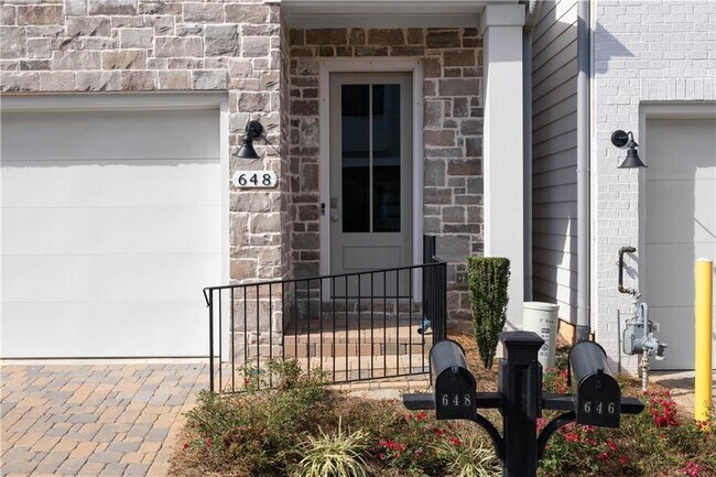 Photo - 648 Stickley Oak Way