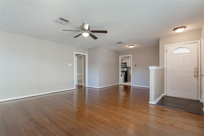 Photo - 6912 Wake Forrest Dr