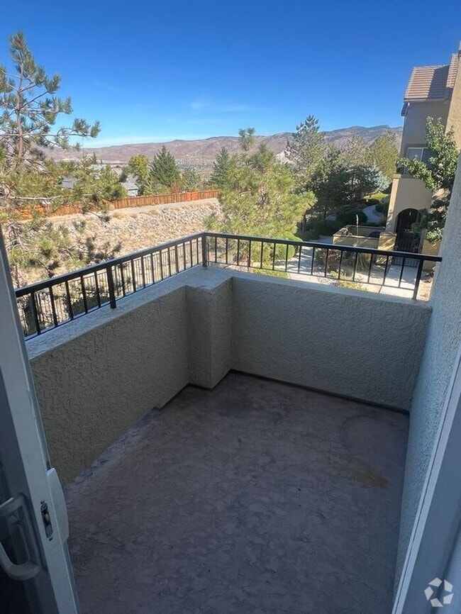 Building Photo - Stunning 2-bedroom PLUS LARGE BONUS ROOM/L... Rental