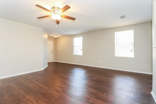 Photo - 4012 Irish Setter Dr